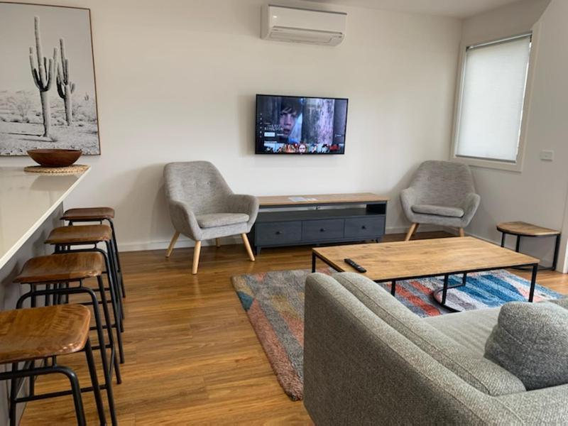 Captains Cove Ground Floor Luxury Apartments Пейнсвилл Экстерьер фото
