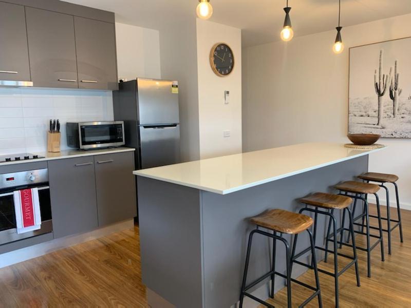 Captains Cove Ground Floor Luxury Apartments Пейнсвилл Экстерьер фото